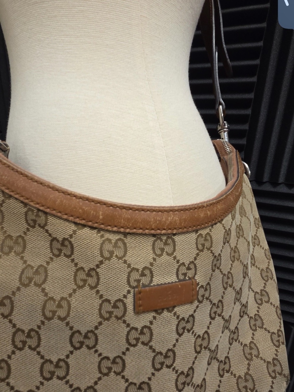 Gucci Pre-Owned Authentic Hobo Bag Monogram Canvas - callouts! - Picture 2 of 9